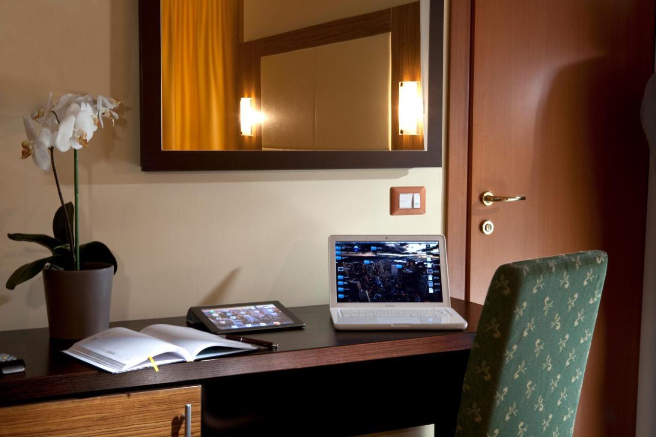 Hotel Ambasciatori Bellaria-Igea Marina Buitenkant foto