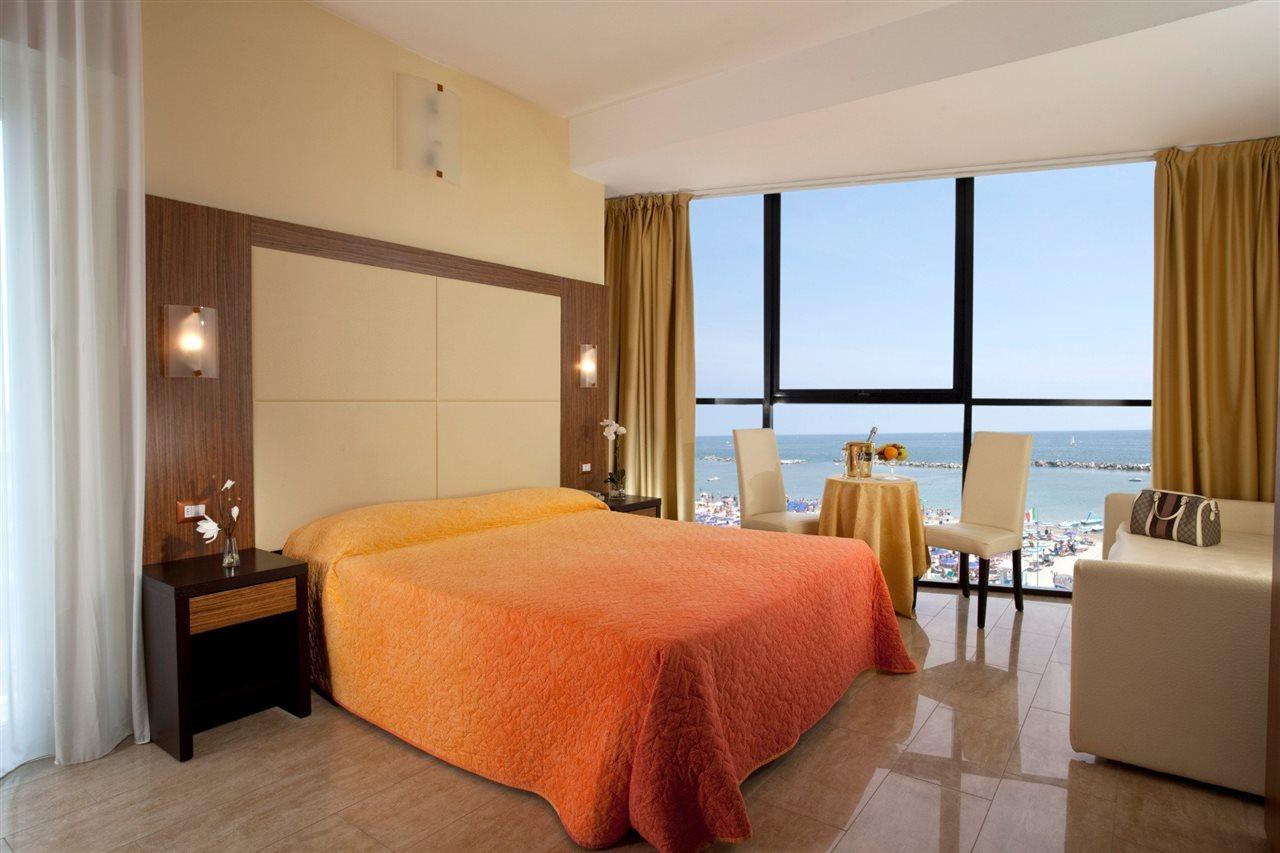 Hotel Ambasciatori Bellaria-Igea Marina Buitenkant foto