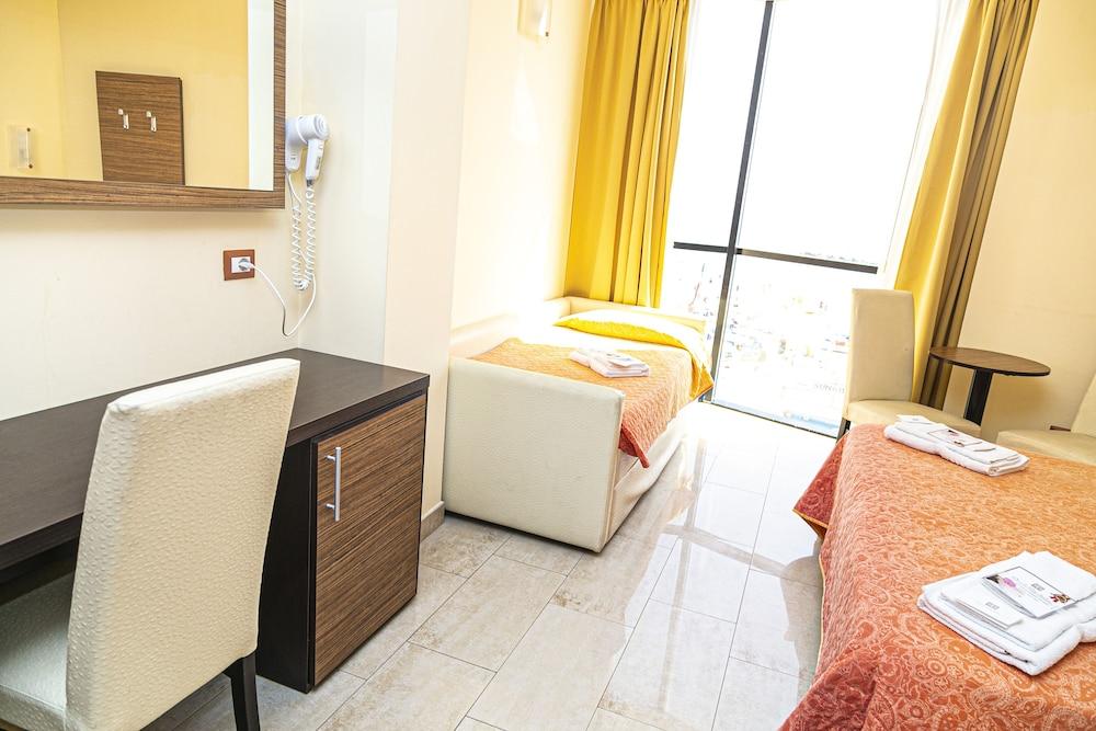 Hotel Ambasciatori Bellaria-Igea Marina Buitenkant foto