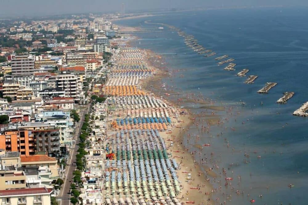 Hotel Ambasciatori Bellaria-Igea Marina Buitenkant foto
